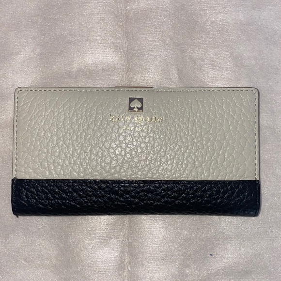 Kate Spade Stacy Wallet - Picture 1 of 4